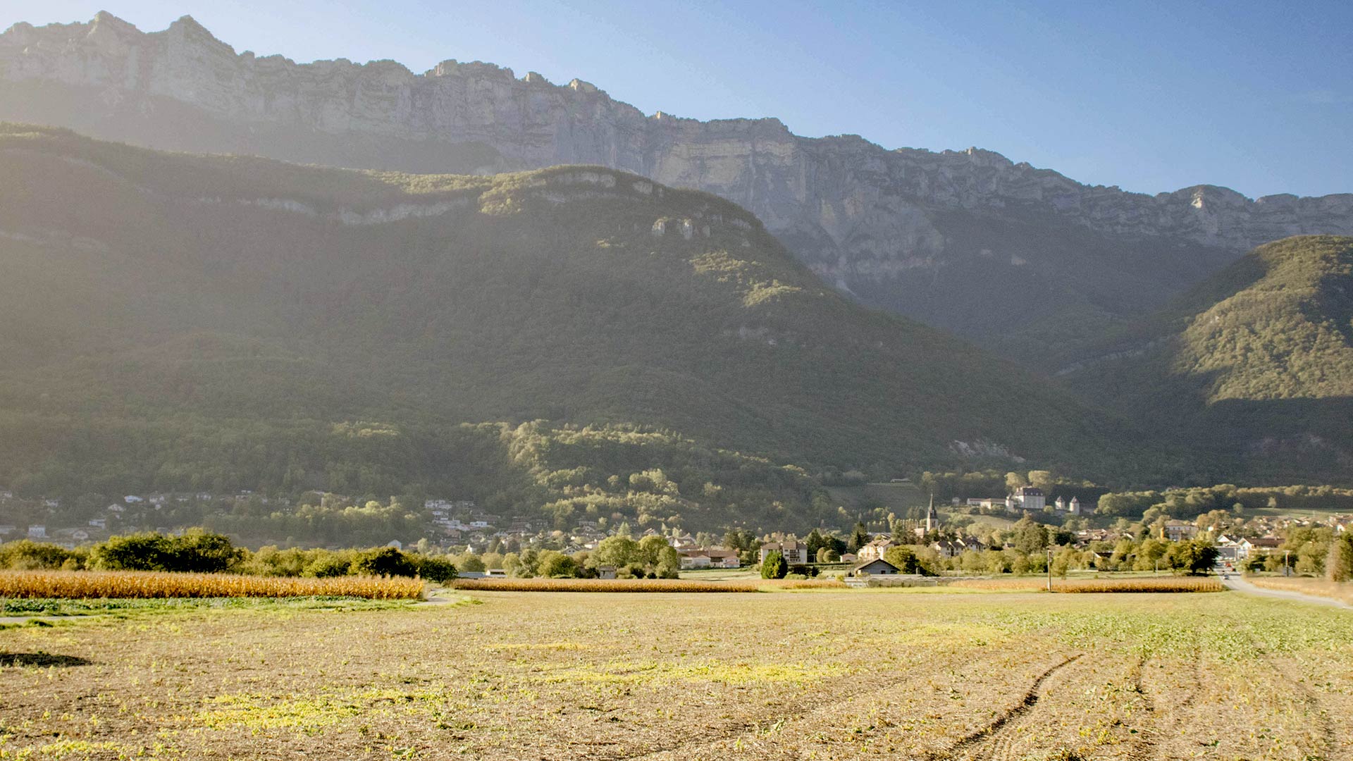 vue sur Le Touvet qui regroupent une partie des producteurs